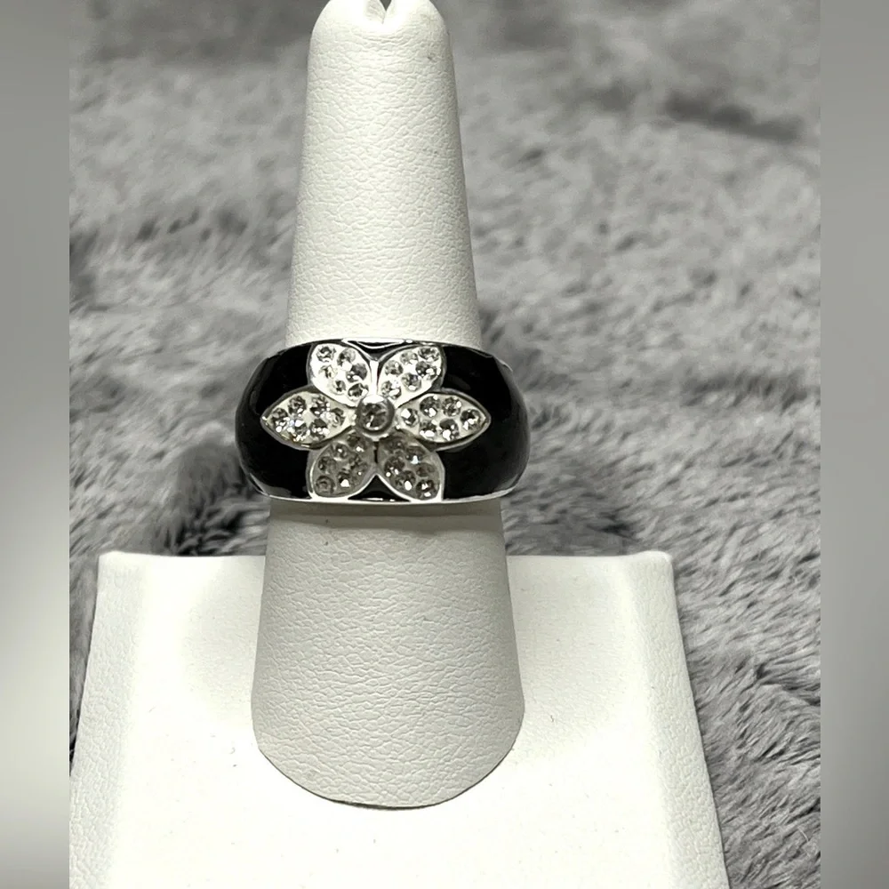 Vintage Sterling Silver Black Enamel Flower Ring Size 8